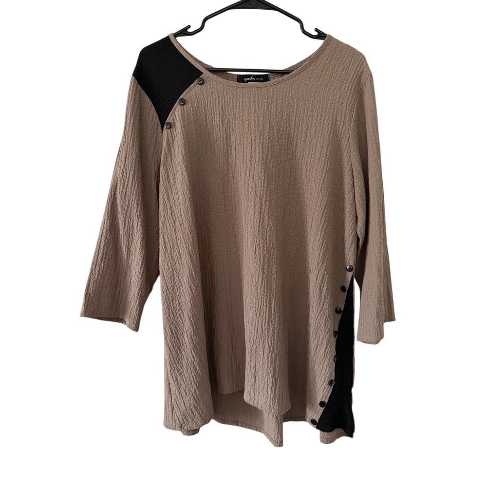 Yushi Moda Textured Tunic Top Asymmetrical Hem Black Buttons Large Womens‎ Tan